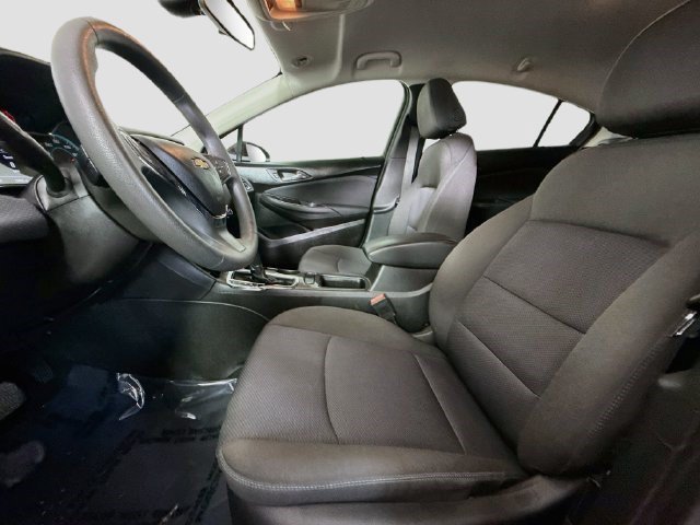 Used 2018 Chevrolet Cruze LT w/ Convenience Package FWD image 21