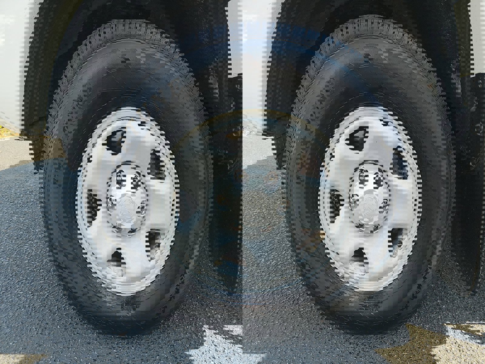 Used 2015 Toyota Tacoma PreRunner w/ SR5 Package RWD image 31