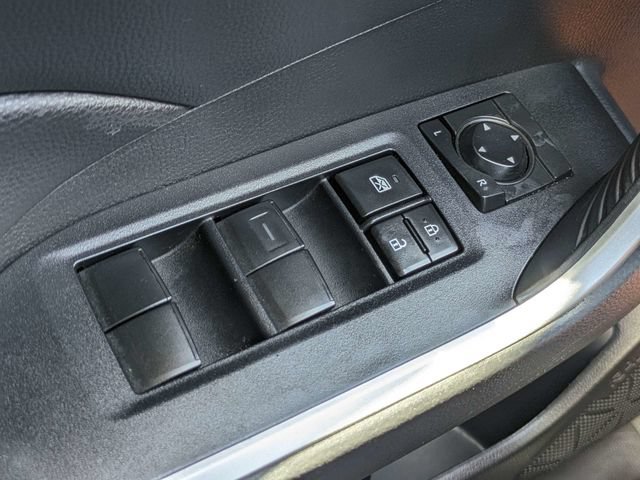 Used 2021 Toyota RAV4 LE w/ Carpet Mat Package (TMS) FWD image 23