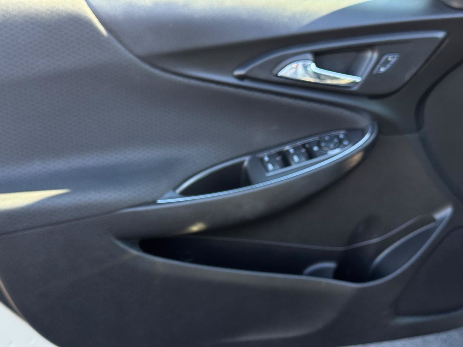 Used 2016 Chevrolet Malibu LT FWD image 14