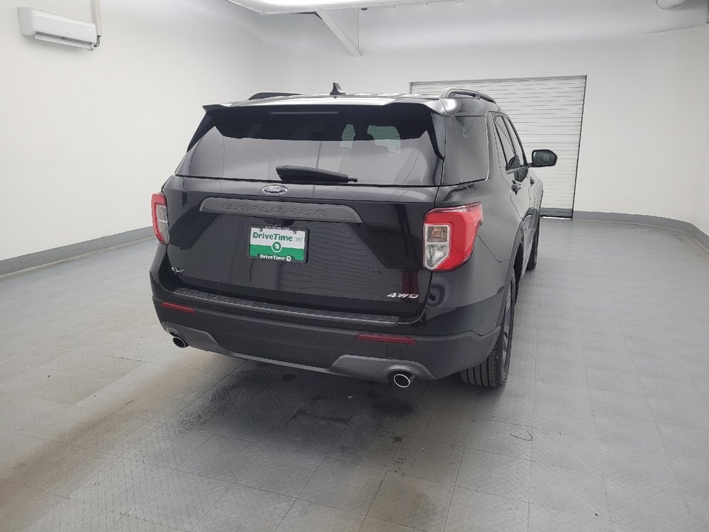 Used 2022 Ford Explorer XLT w/ Equipment Group 202A AWD/4WD image 7