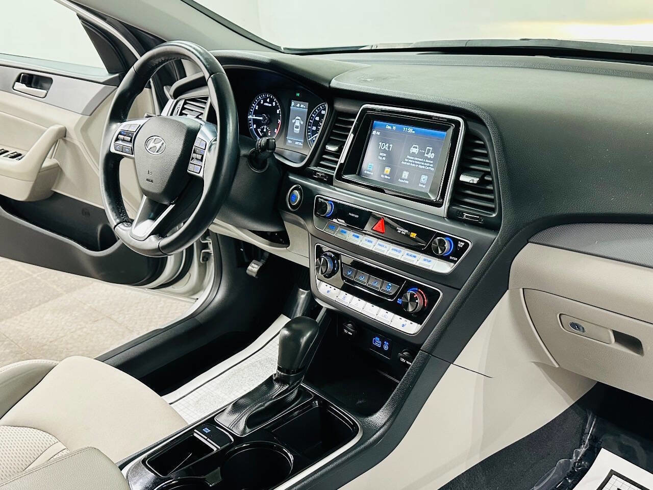 Used 2018 Hyundai Sonata SEL FWD image 9