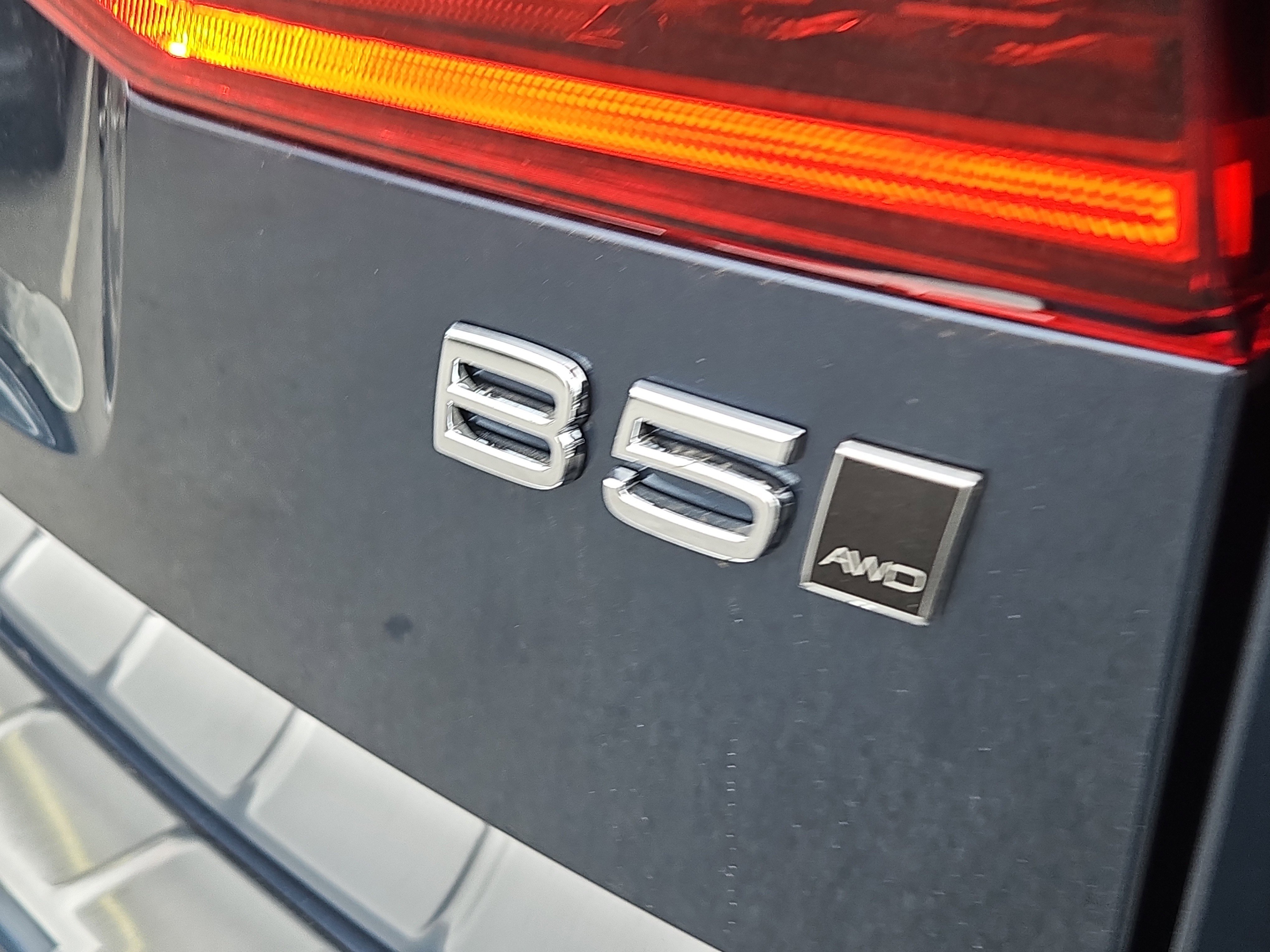 New 2026 Volvo XC60 B5 Plus w/ Protection Package Premier AWD/4WD image 4