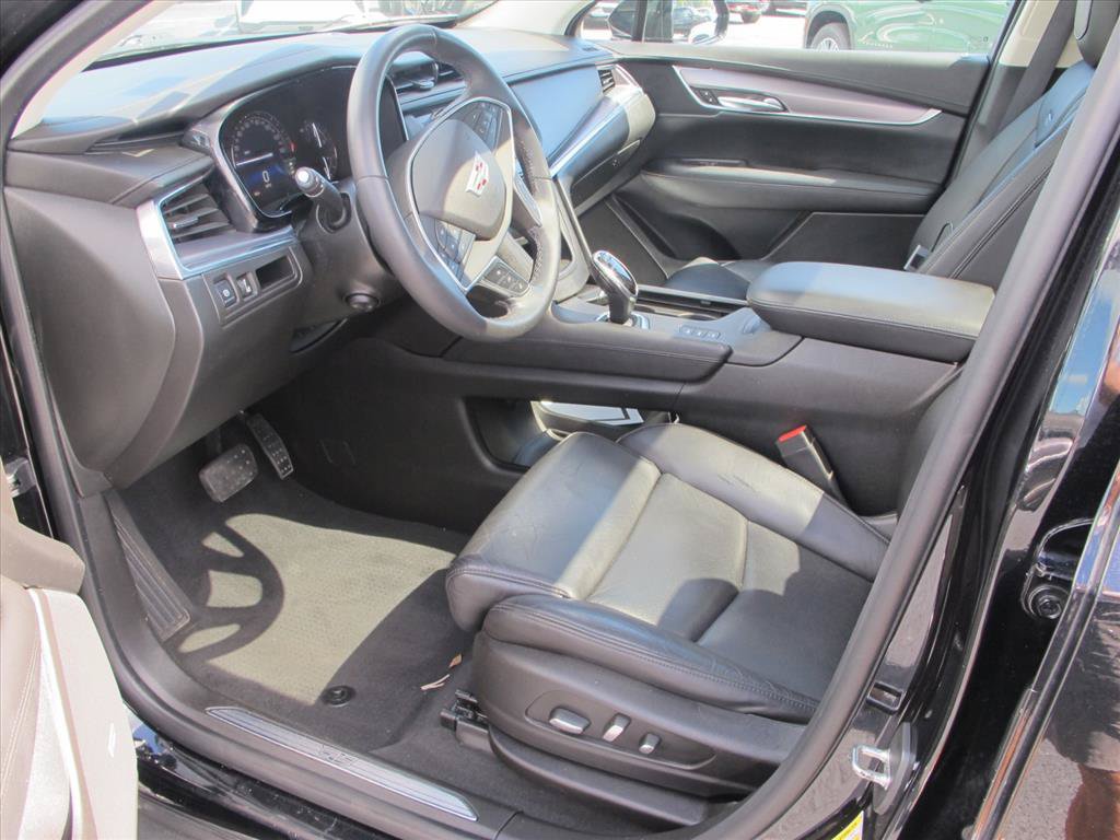 Used 2017 Cadillac XT5 Premium Luxury w/ LPO, Wheel Lock Package AWD/4WD image 10