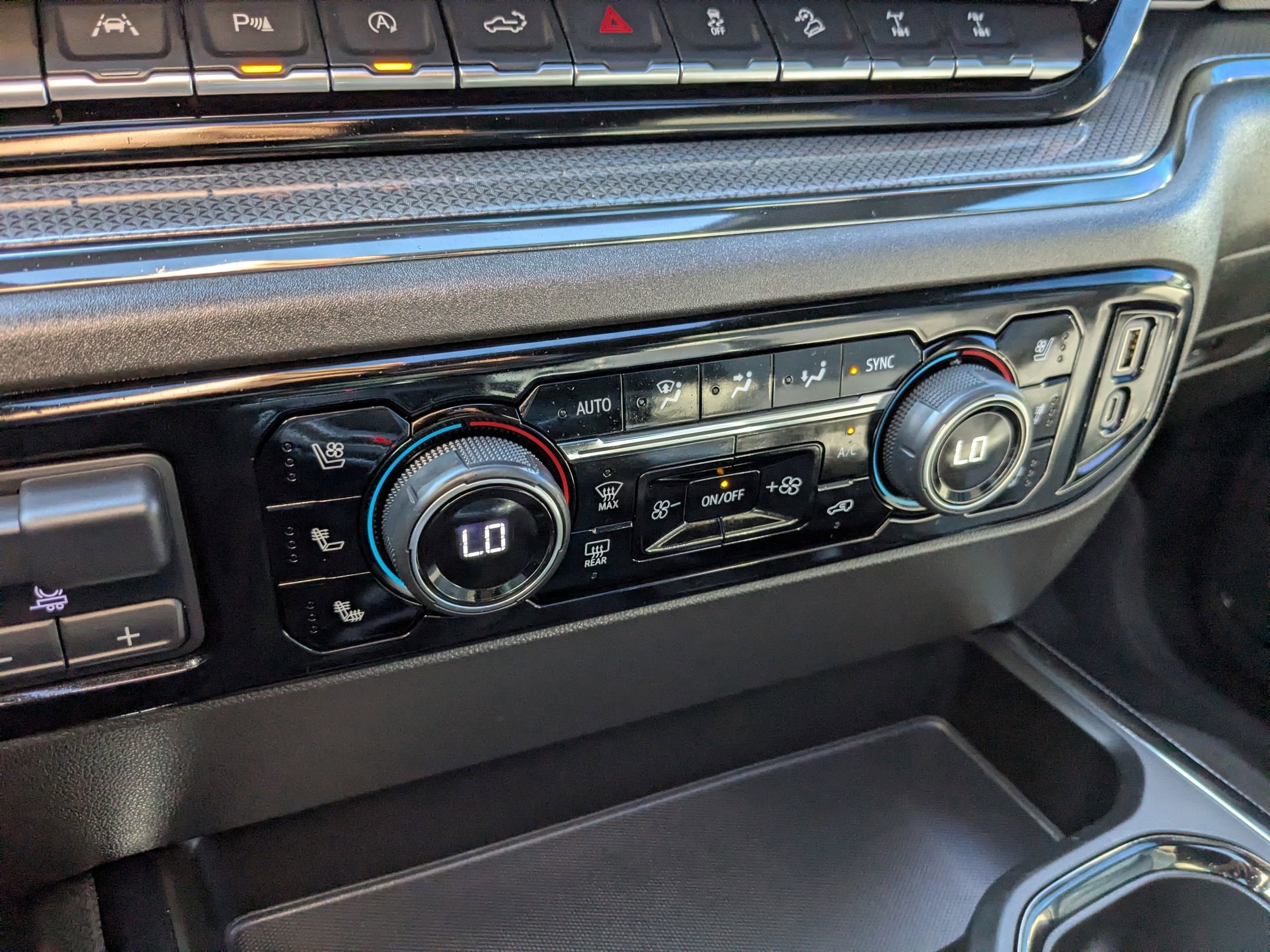 Used 2025 Chevrolet Silverado 1500 ZR2 w/ Technology Package image 16