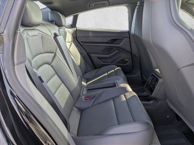 Used 2023 Porsche Taycan image 21