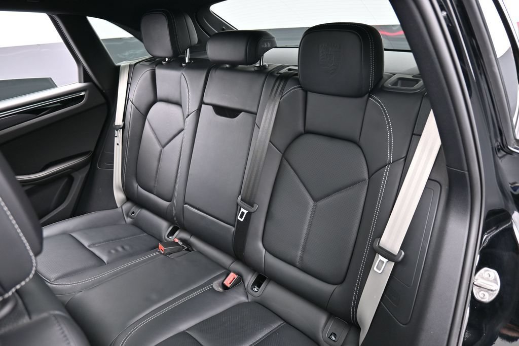 Certified 2024 Porsche Macan Turbo AWD/4WD image 23