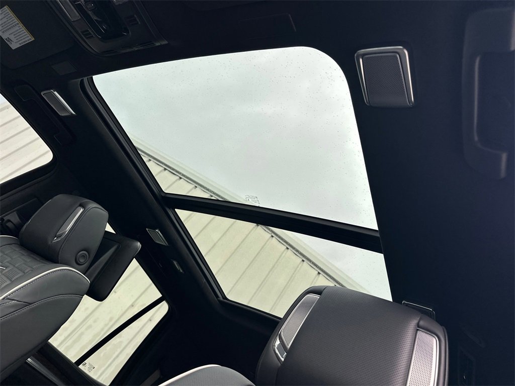 Used 2025 Cadillac Escalade Sport Platinum image 32