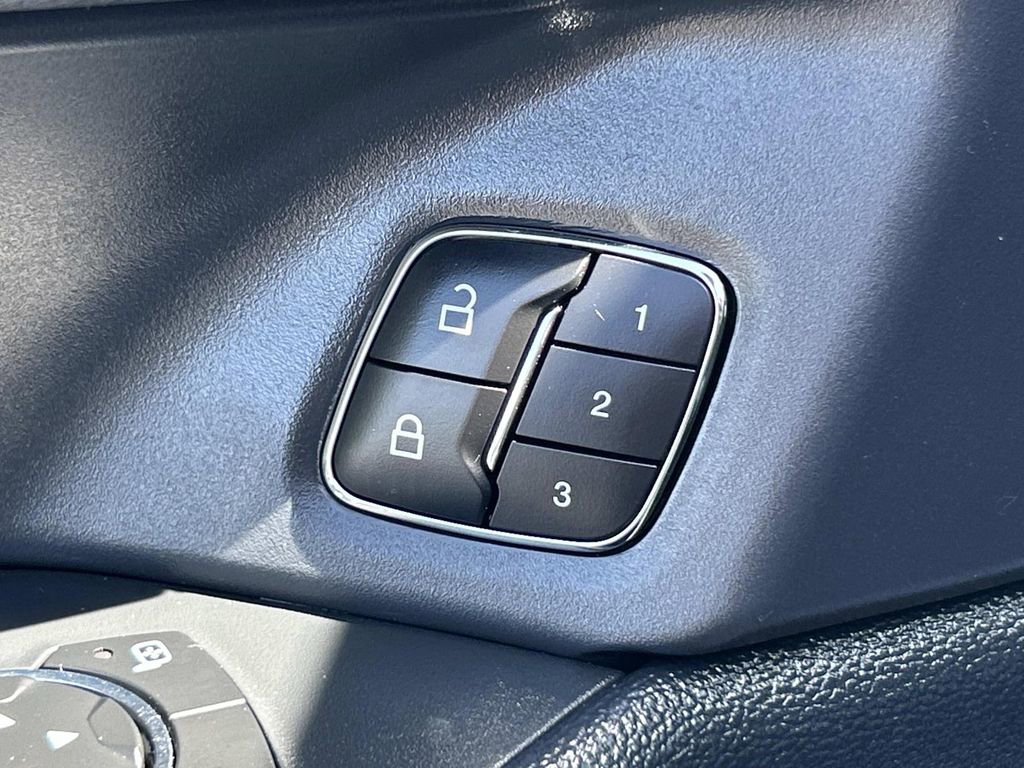 Used 2024 Ford Expedition XLT image 26