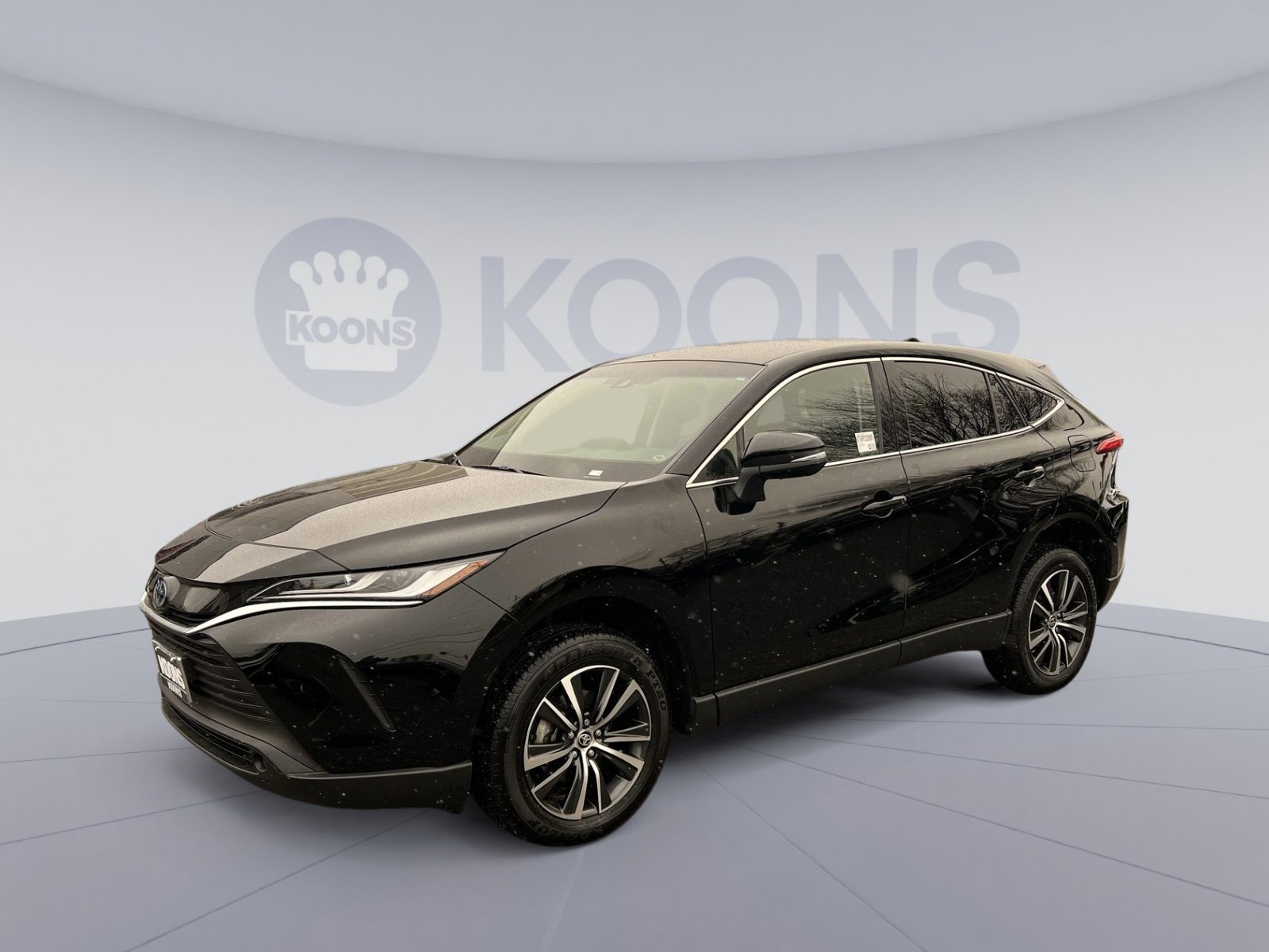 Used 2023 Toyota Venza LE image 1