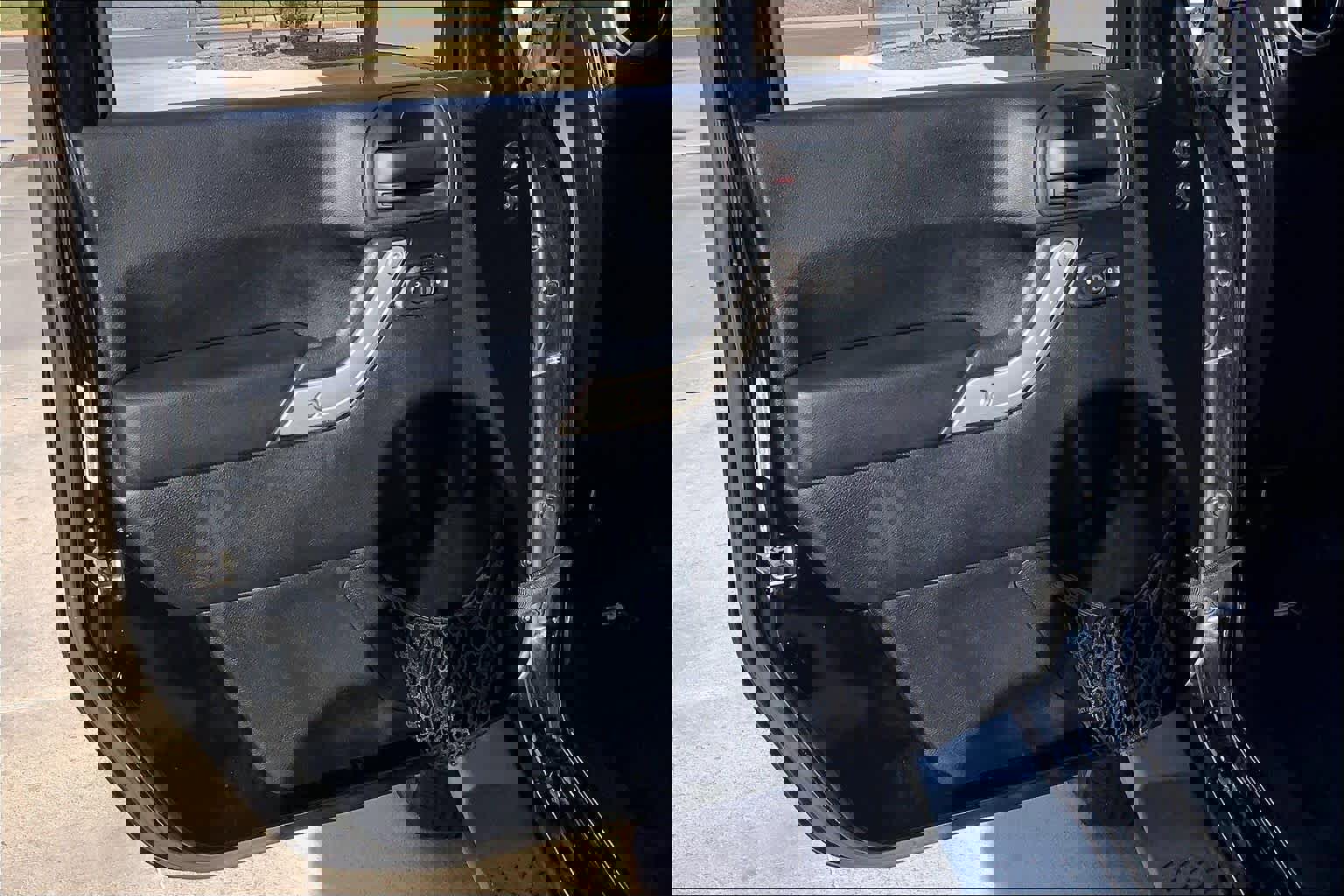 Used 2015 Jeep Wrangler Unlimited Sahara image 22