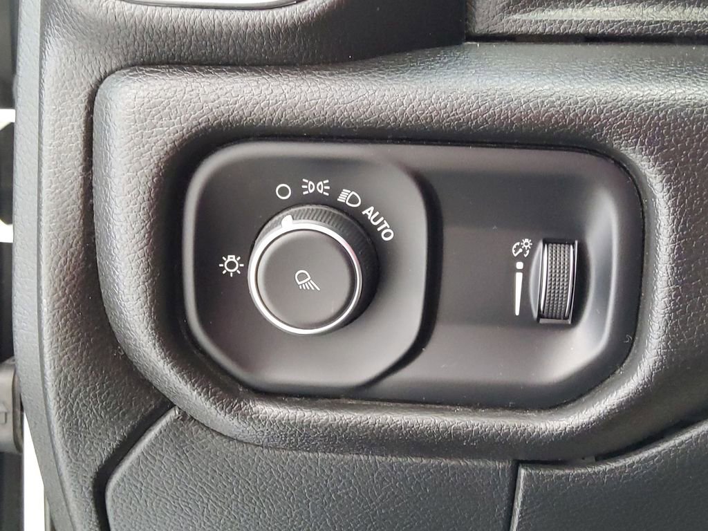 Used 2022 RAM 3500 Big Horn AWD/4WD image 18