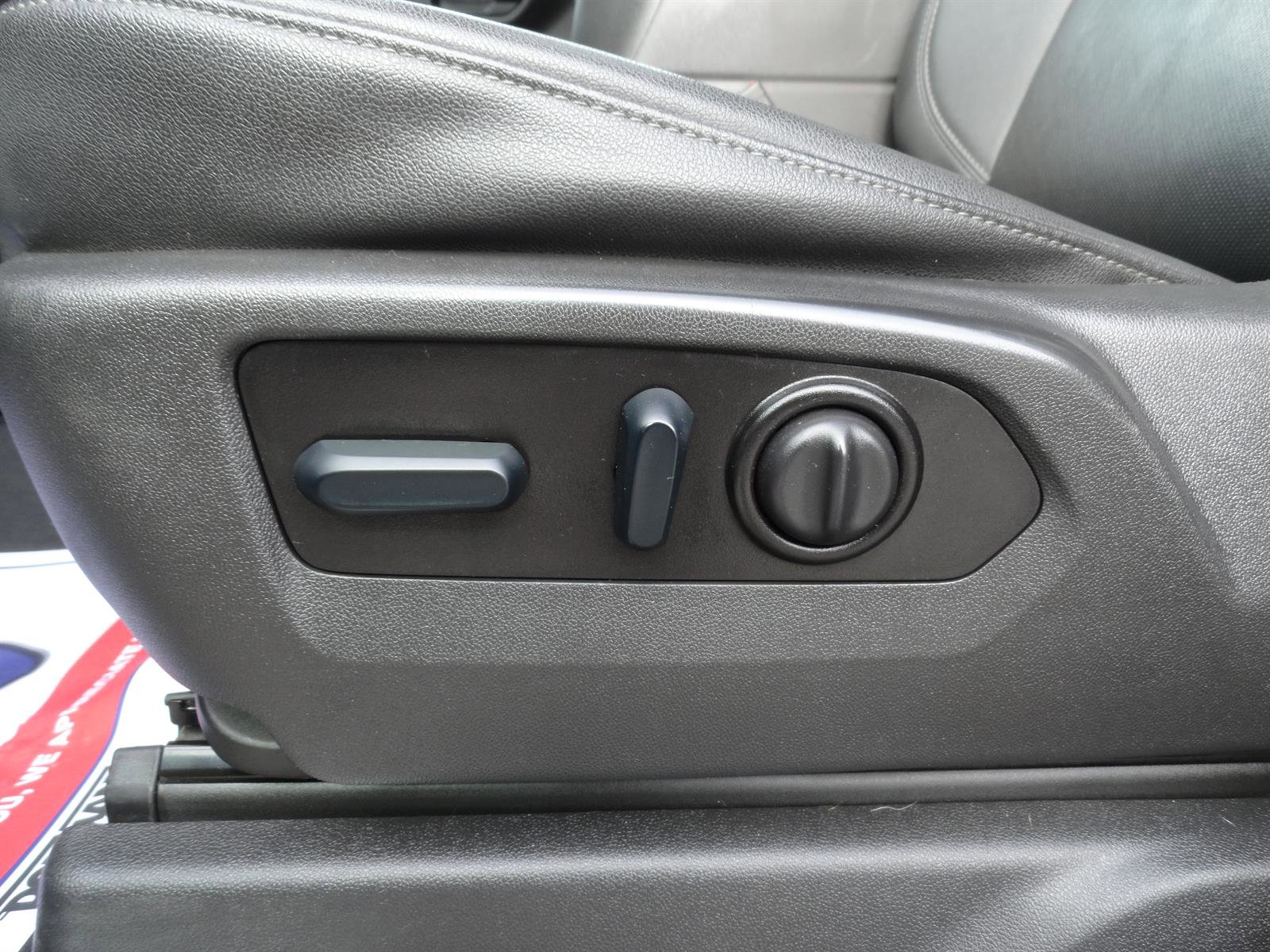 Used 2022 Chevrolet Silverado 1500 LTZ w/ LTZ Premium Package AWD/4WD image 12