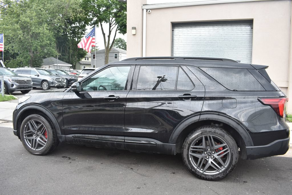 Used 2025 Ford Explorer ST-Line AWD/4WD image 9