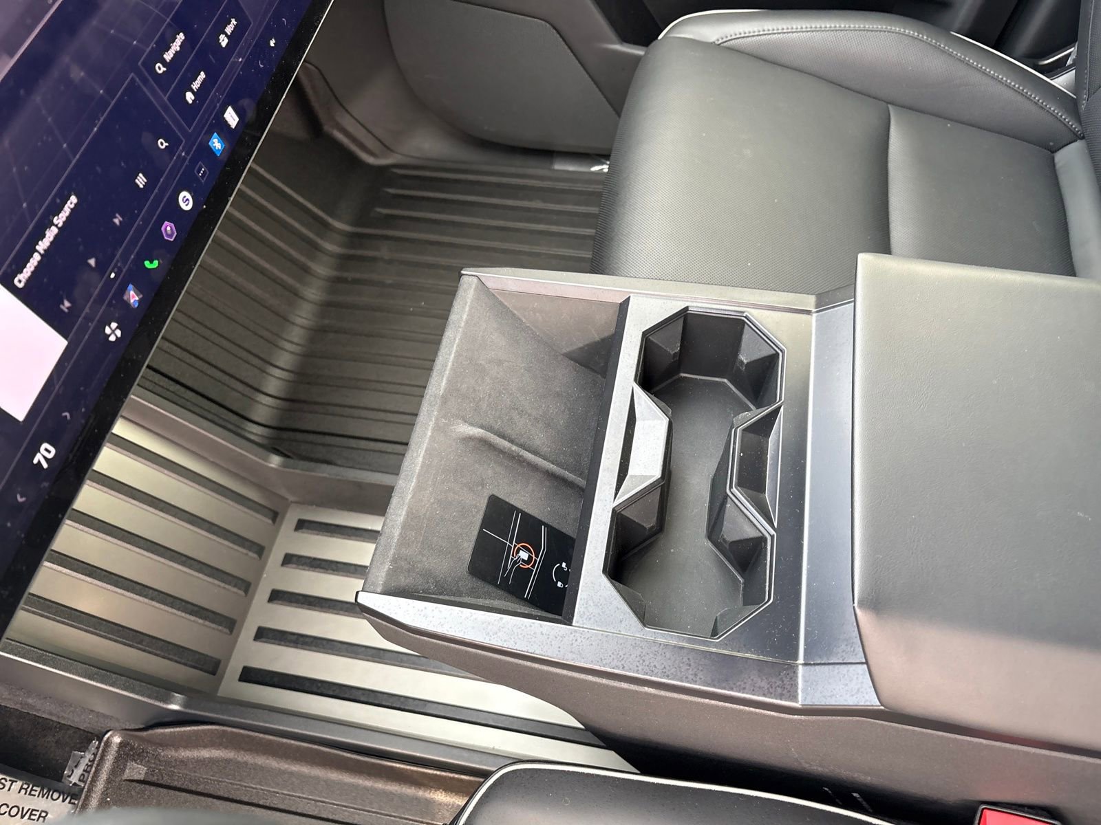 Used 2024 Tesla Cybertruck AWD Crew Cab image 24