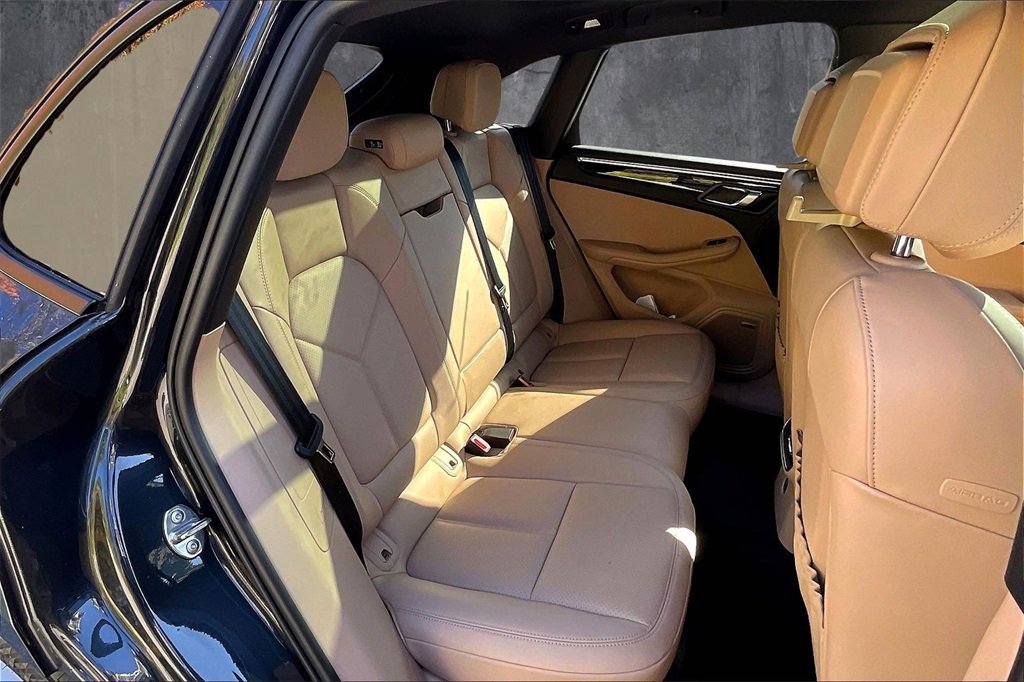 Used 2022 Porsche Macan image 25