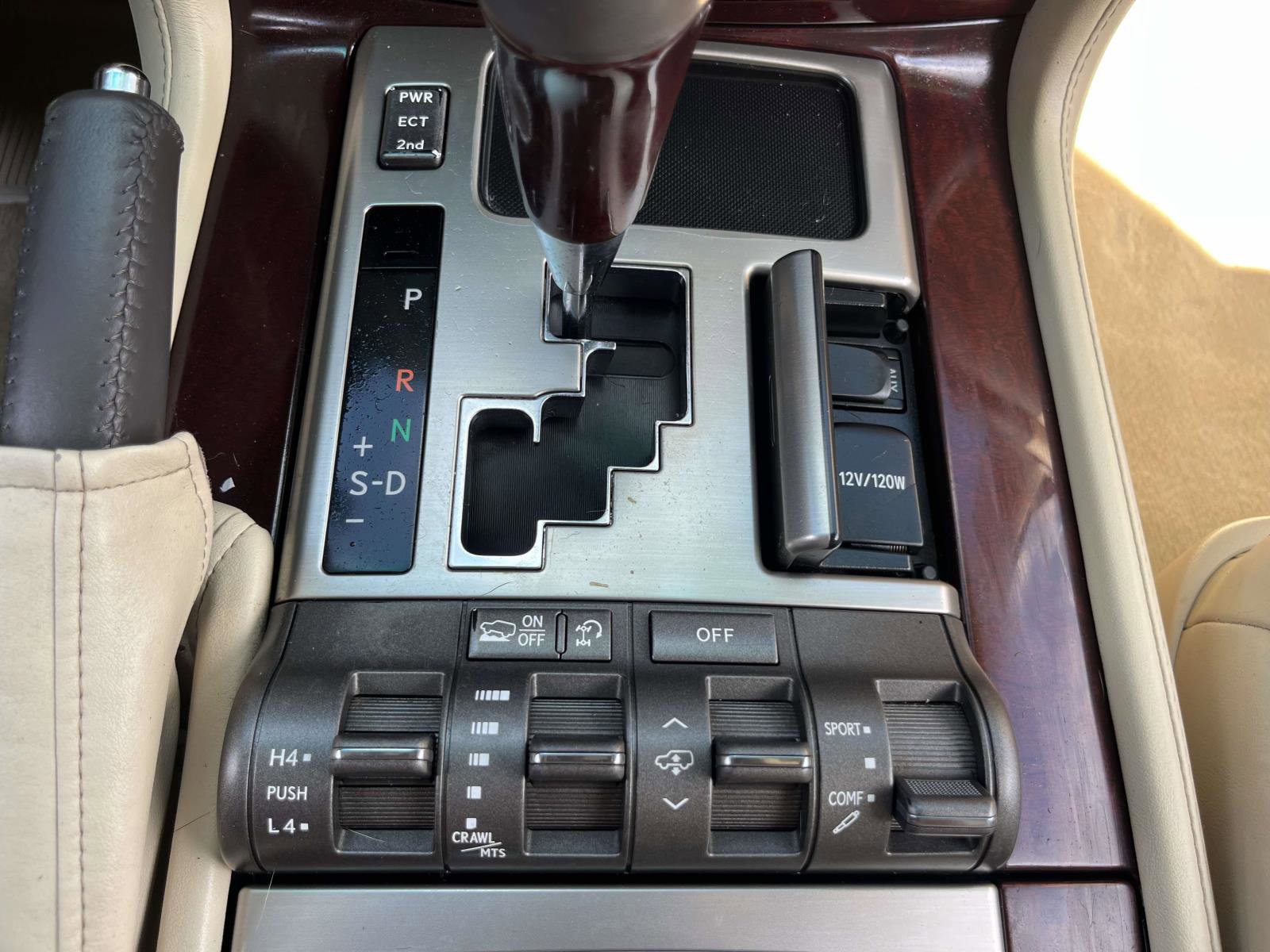 Used 2015 Lexus LX 570 4WD image 22