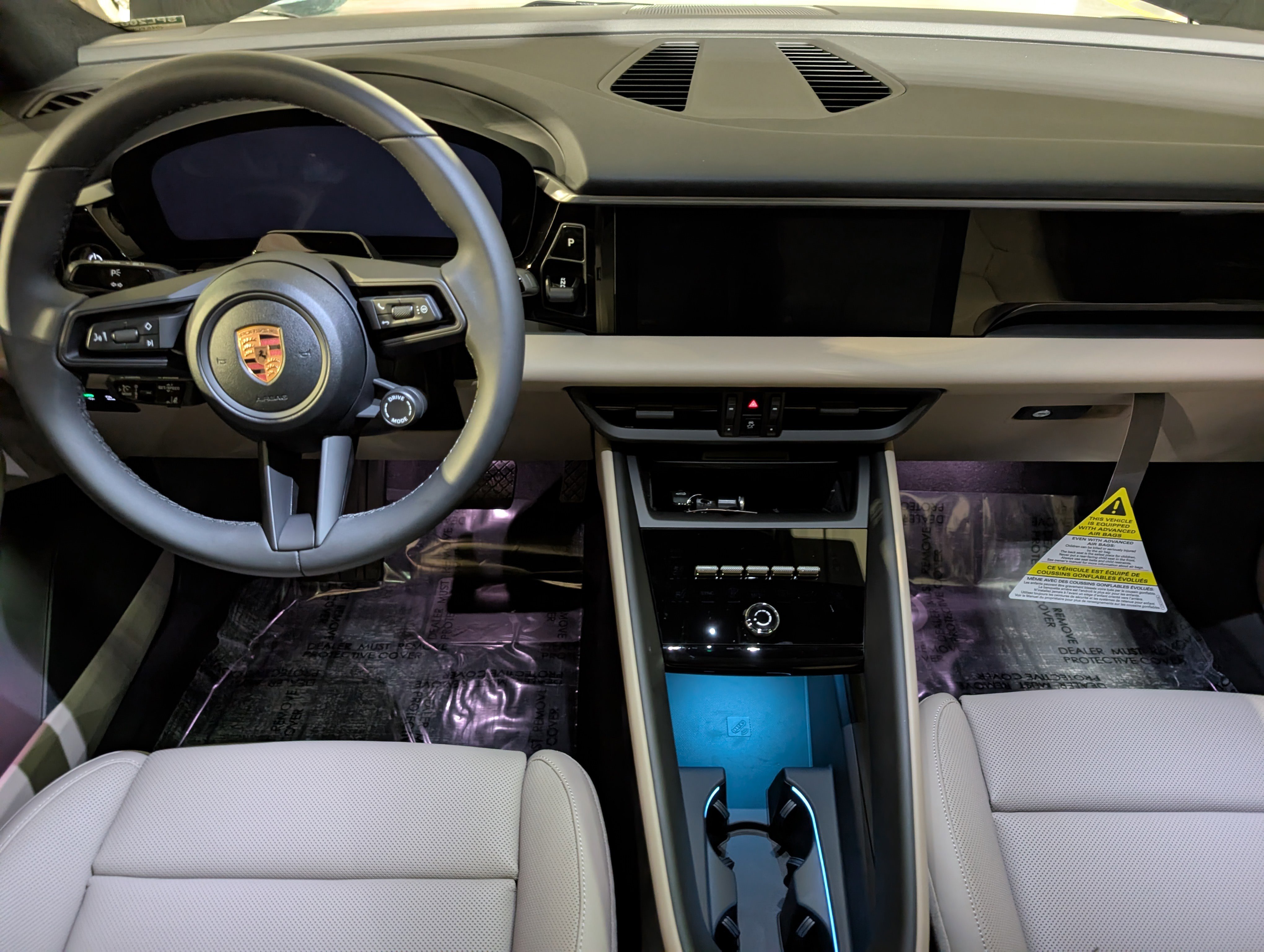 New 2026 Porsche Macan 4 Electric image 7