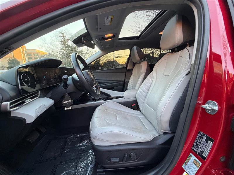 Used 2021 Hyundai Elantra Limited image 27