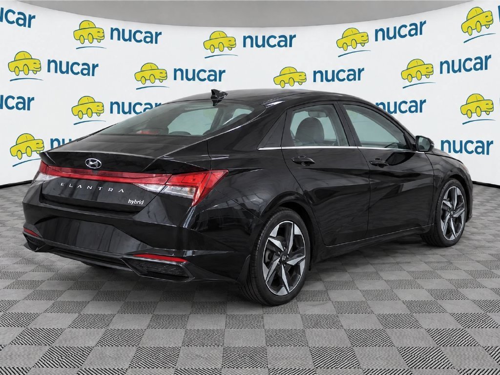 Used 2023 Hyundai Elantra Limited FWD image 4