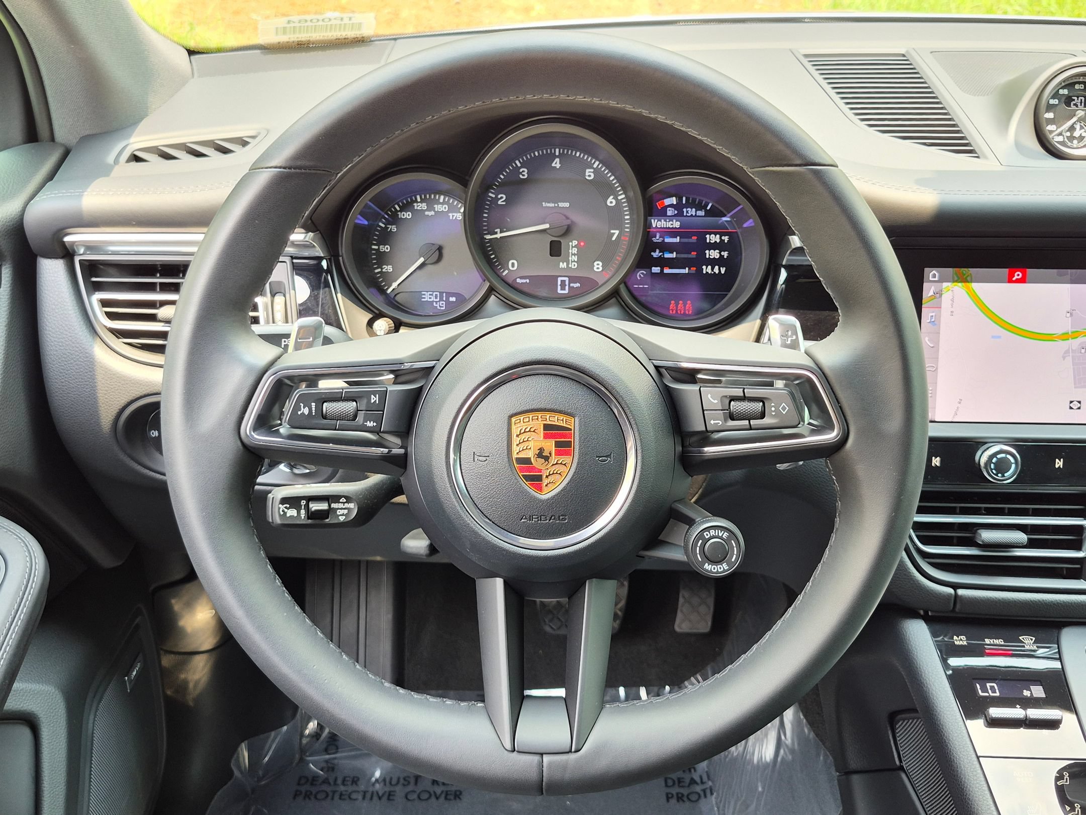 Certified 2026 Porsche Macan AWD/4WD image 8