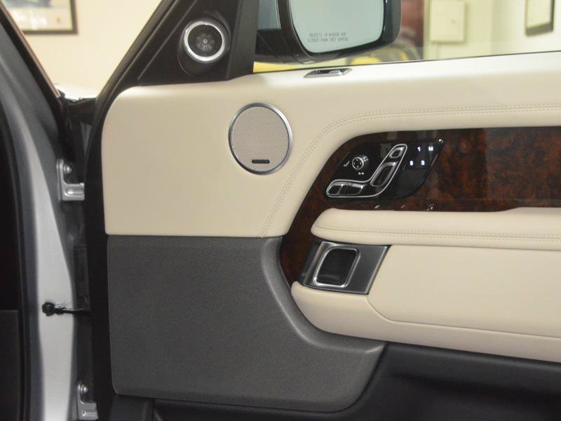 Used 2018 Land Rover Range Rover Supercharged AWD/4WD image 19