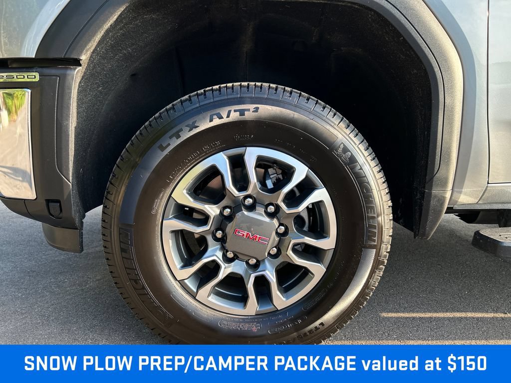 Used 2024 GMC Sierra 2500 SLT w/ SLT Premium Package AWD/4WD image 9