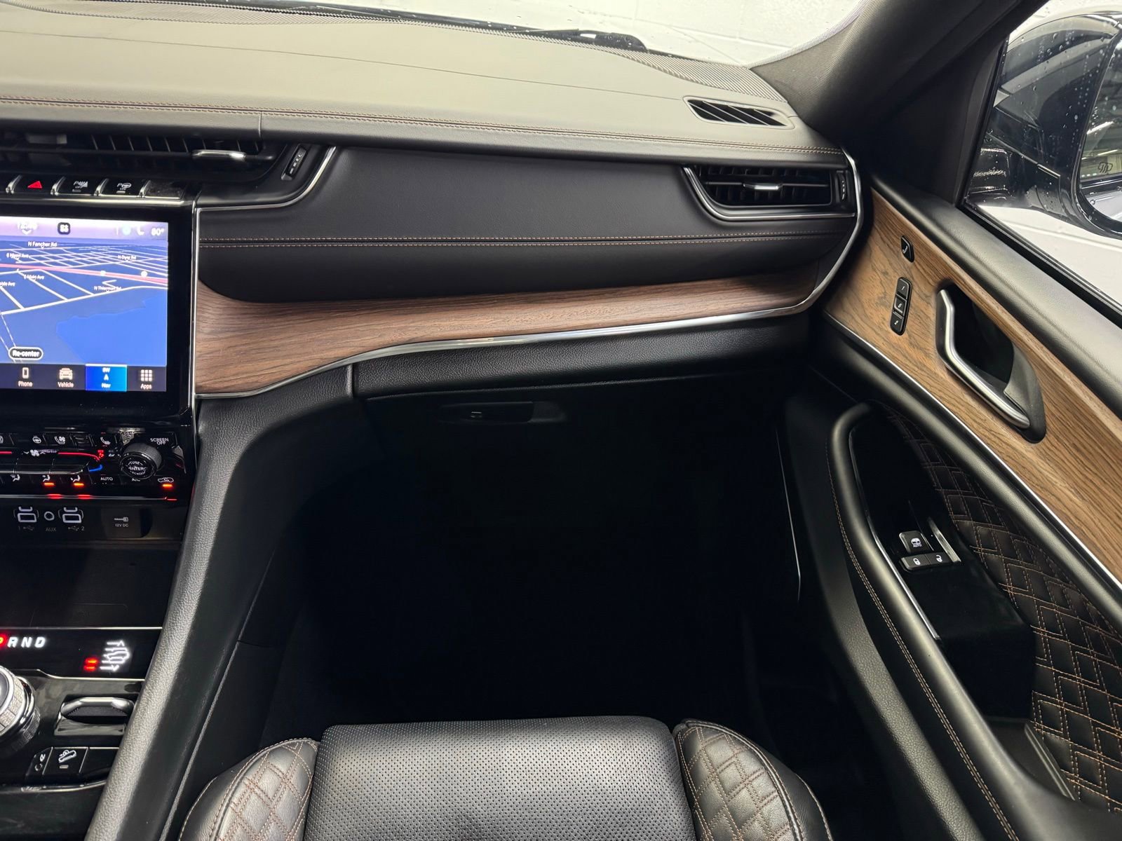 Used 2023 Jeep Grand Cherokee L Summit w/ Advanced Protech Group IV image 20