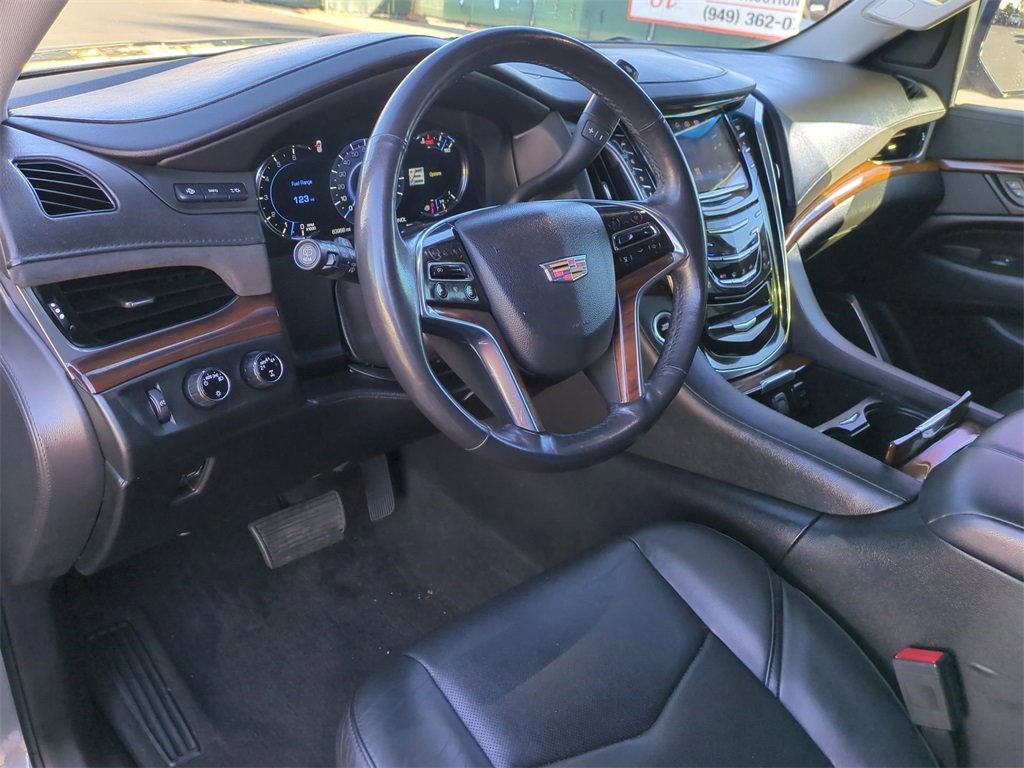 Used 2020 Cadillac Escalade ESV Premium Luxury image 10