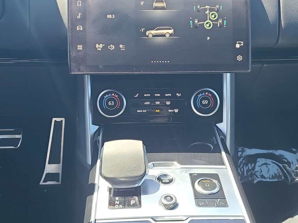 Used 2023 Land Rover Range Rover SE image 19