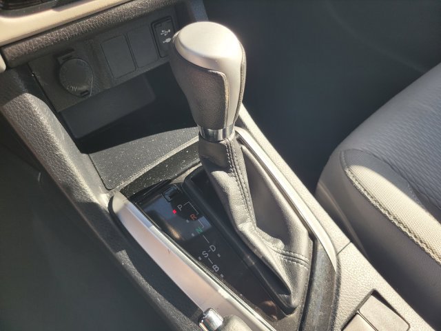 Used 2017 Toyota Corolla LE FWD image 18