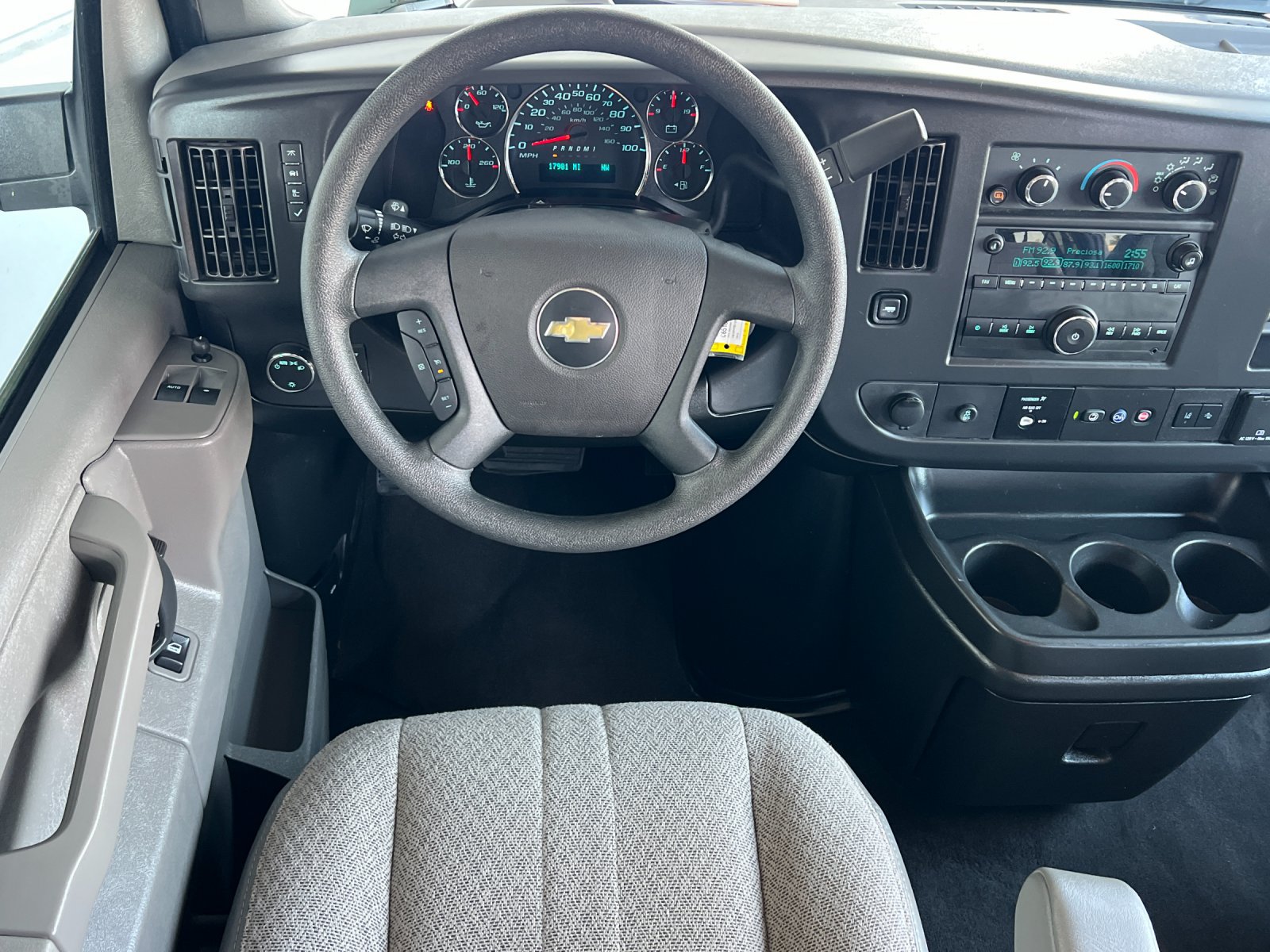 Used 2025 Chevrolet Express 3500 LT w/ LT Preferred Equipment Group RWD image 14