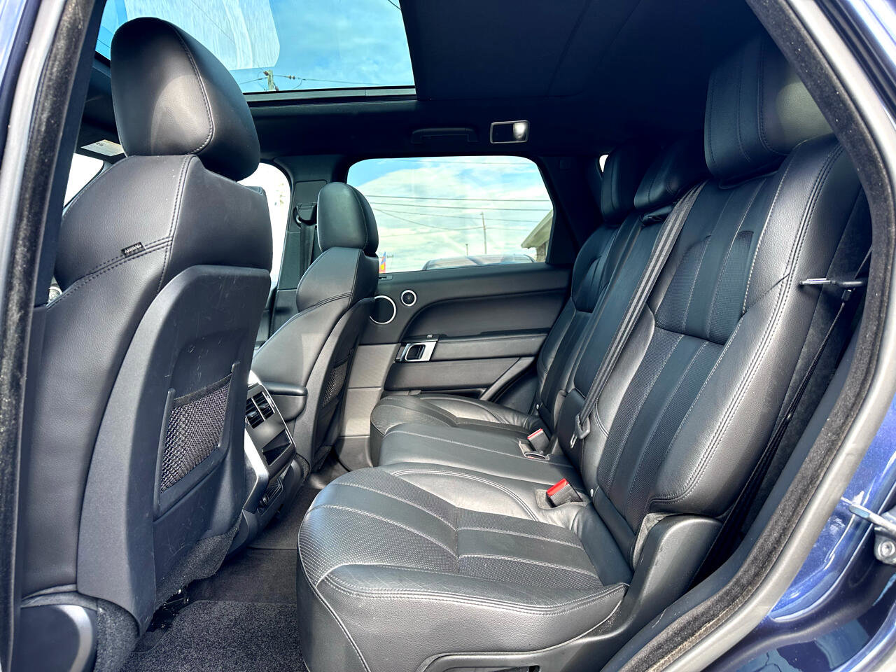 Used 2016 Land Rover Range Rover Sport SE image 28