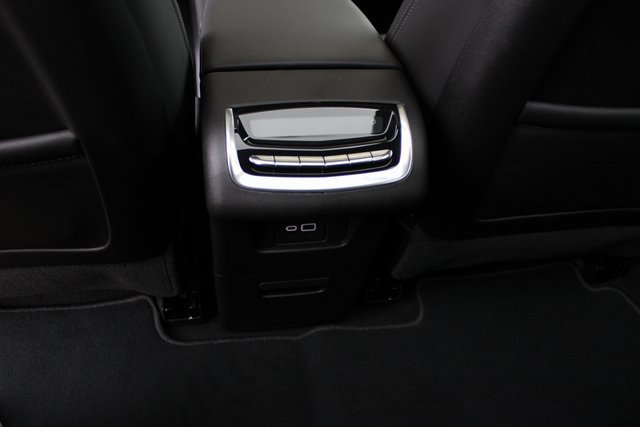 New 2025 Cadillac XT6 Luxury image 35