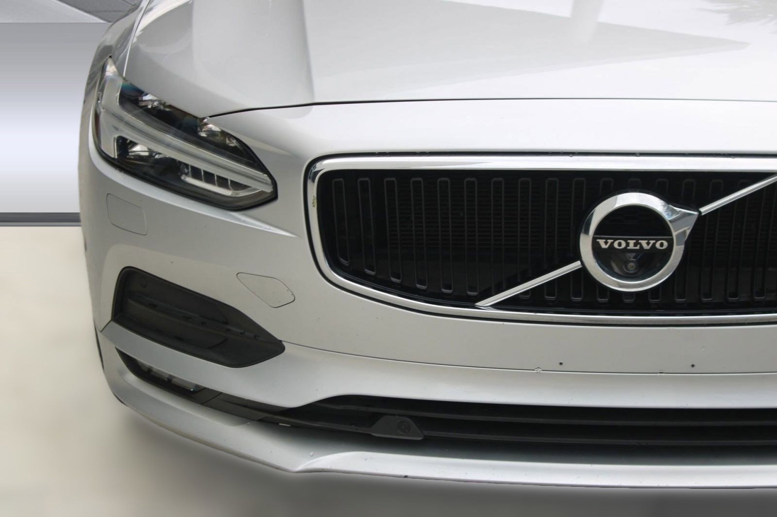 Used 2018 Volvo S90 T5 Momentum image 19
