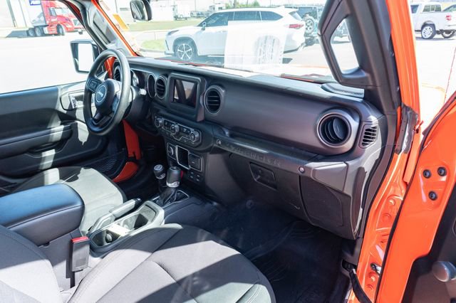 Used 2023 Jeep Wrangler Sport AWD/4WD image 40