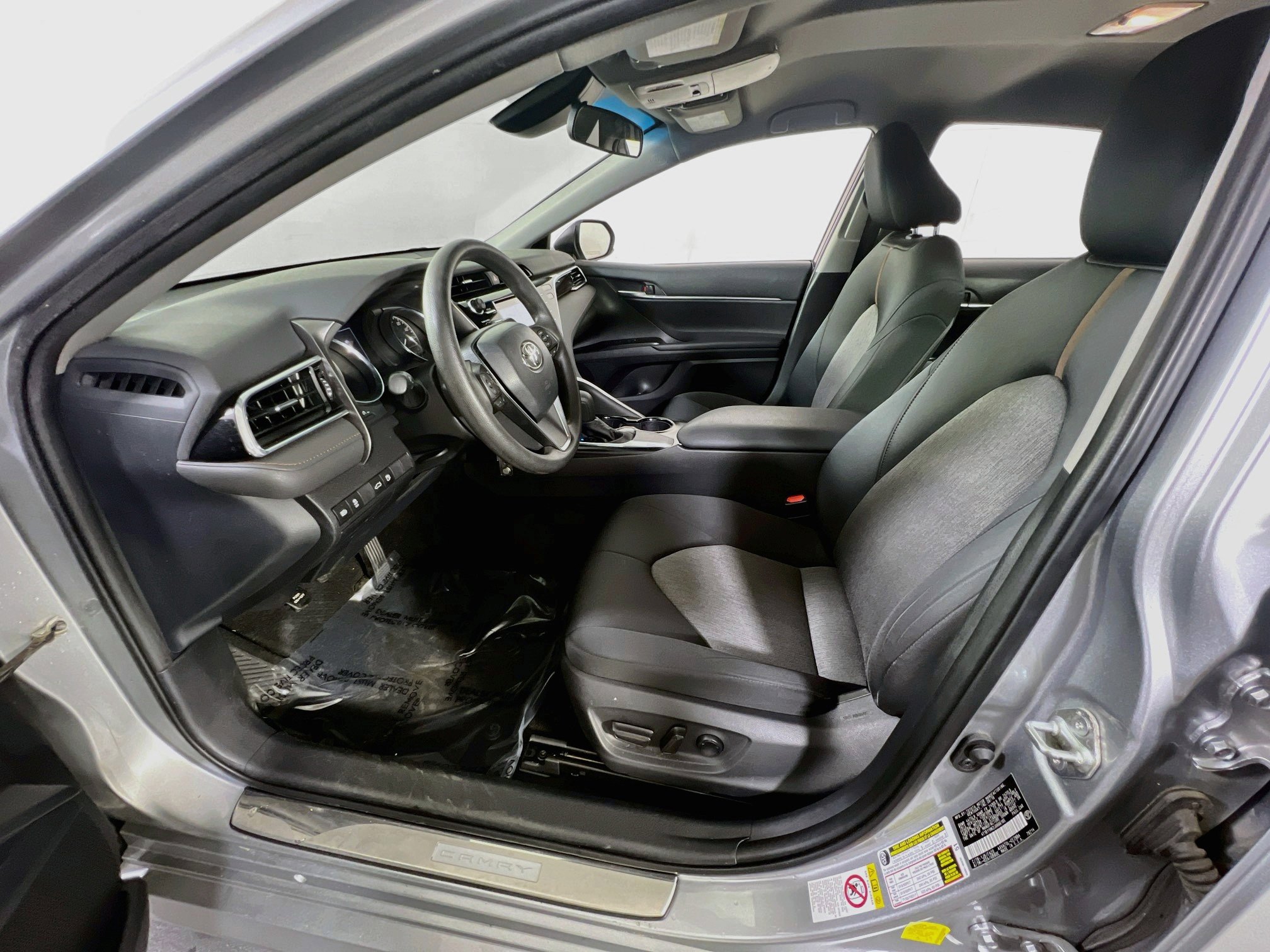 Used 2018 Toyota Camry LE w/ Protection Package (Q2) FWD image 19
