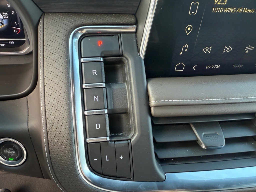 Used 2024 GMC Yukon SLT w/ SLT Luxury Package image 19