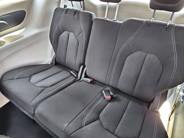 Used 2023 Chrysler Voyager LX image 21