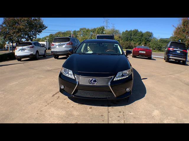 Used 2014 Lexus ES 300h w/ Premium Package w/Bamboo Trim FWD image 3