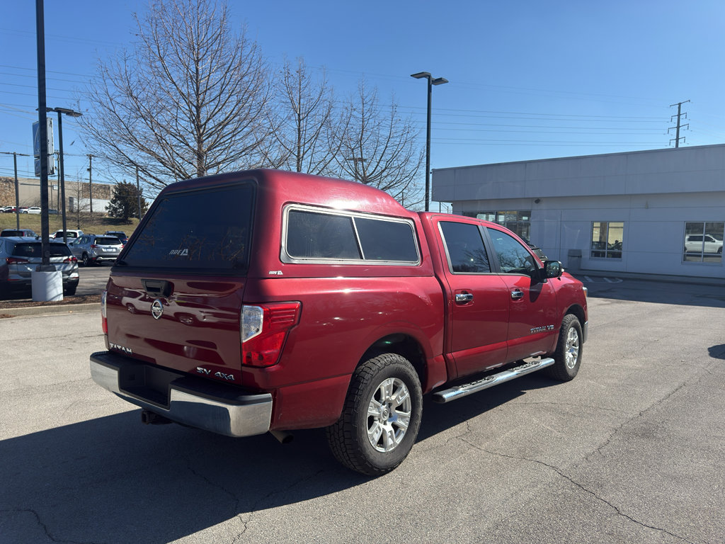 Used 2018 Nissan Titan SV image 4