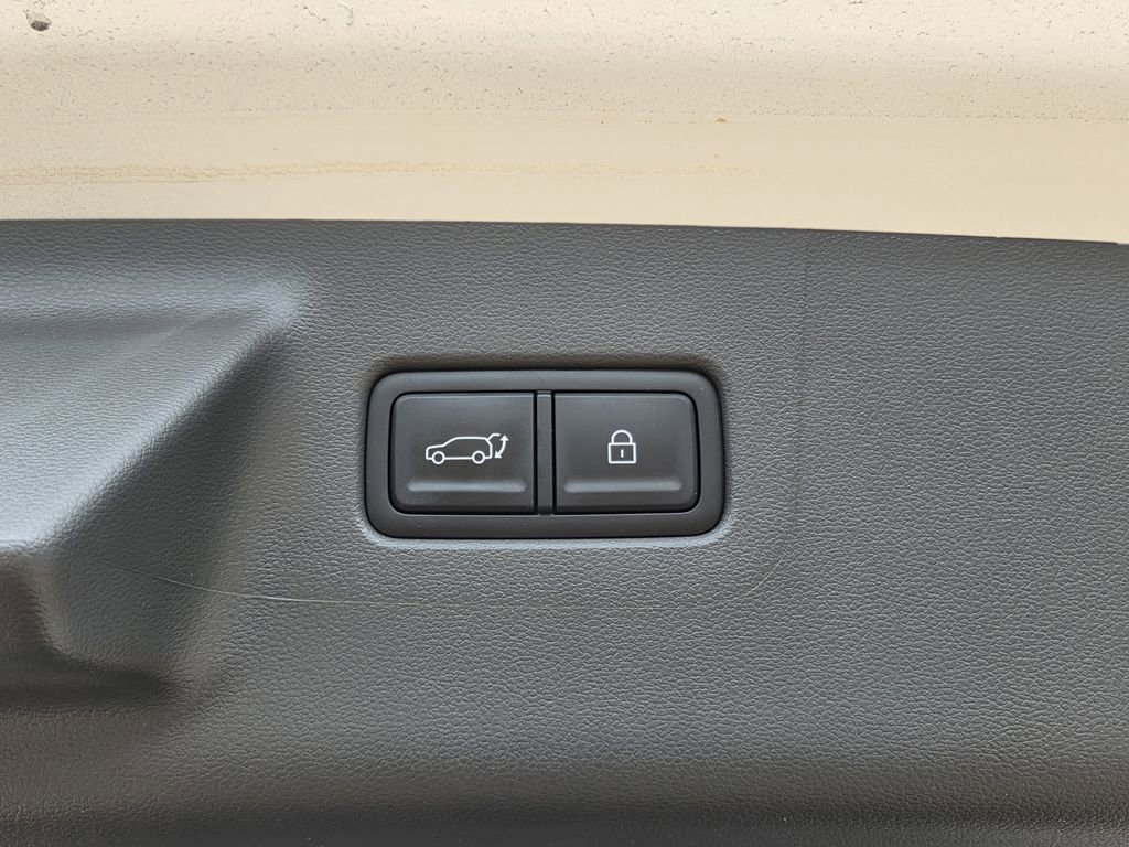 Used 2026 Hyundai Santa Fe SE FWD image 25