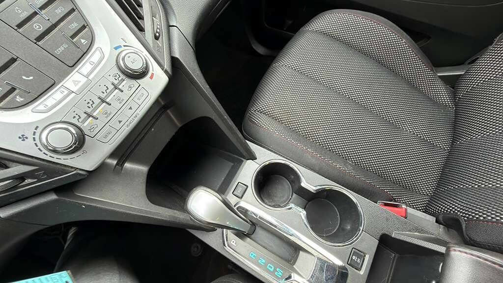 Used 2015 Chevrolet Equinox LT w/ Driver Convenience Package AWD/4WD image 17