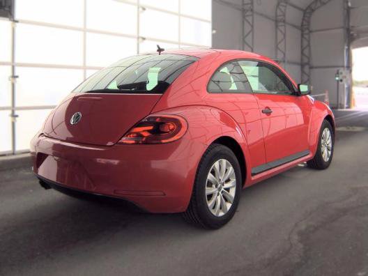 Used 2015 Volkswagen Beetle 1.8T Classic FWD image 2