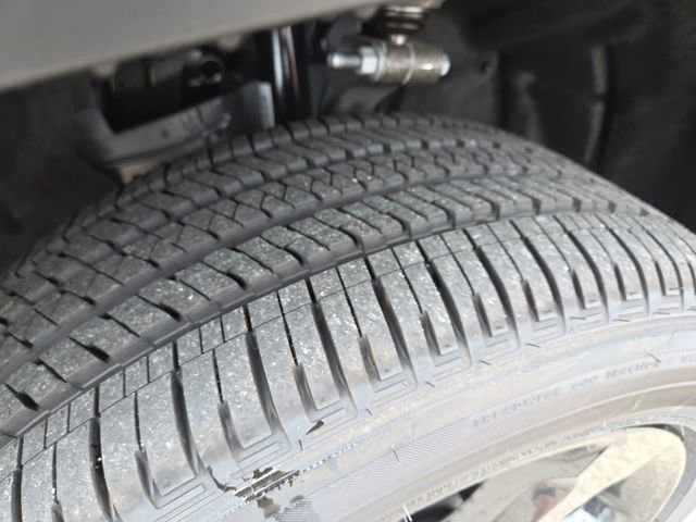 New 2025 Jeep Grand Cherokee Altitude AWD/4WD image 40