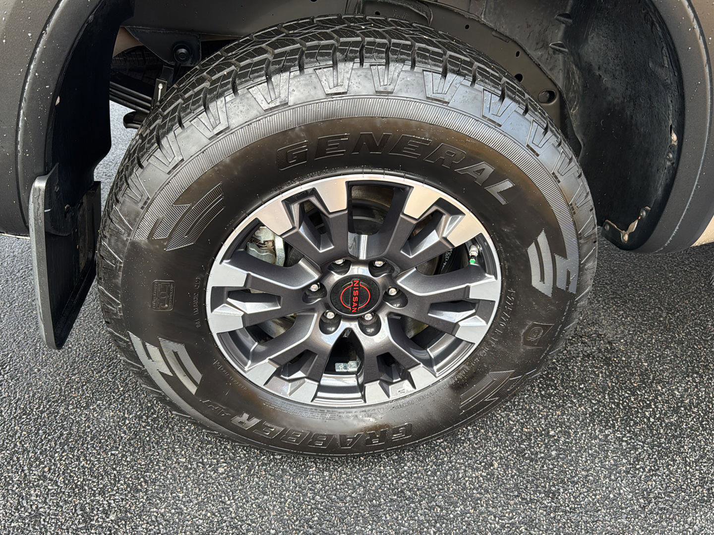 Used 2023 Nissan Titan PRO-4X w/ Pro-4x Convenience Package image 34