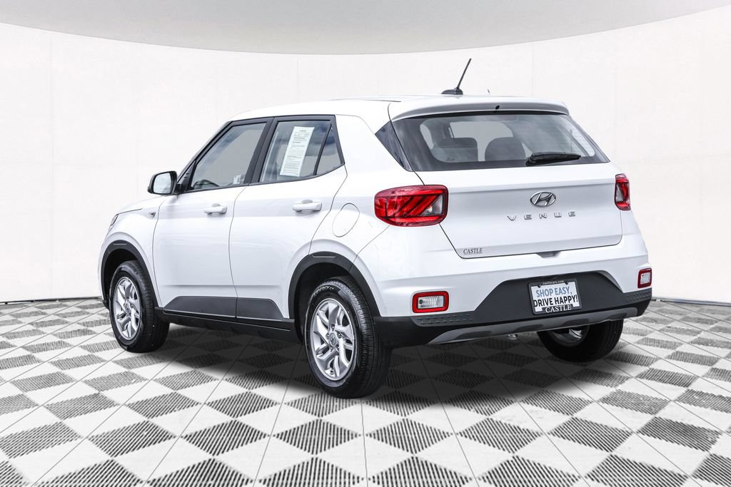 Used 2025 Hyundai Venue SE FWD image 13