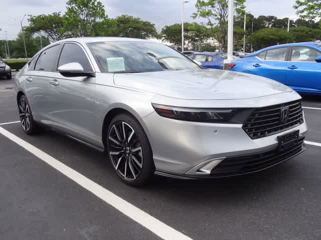 Used 2025 Honda Accord Touring image 3
