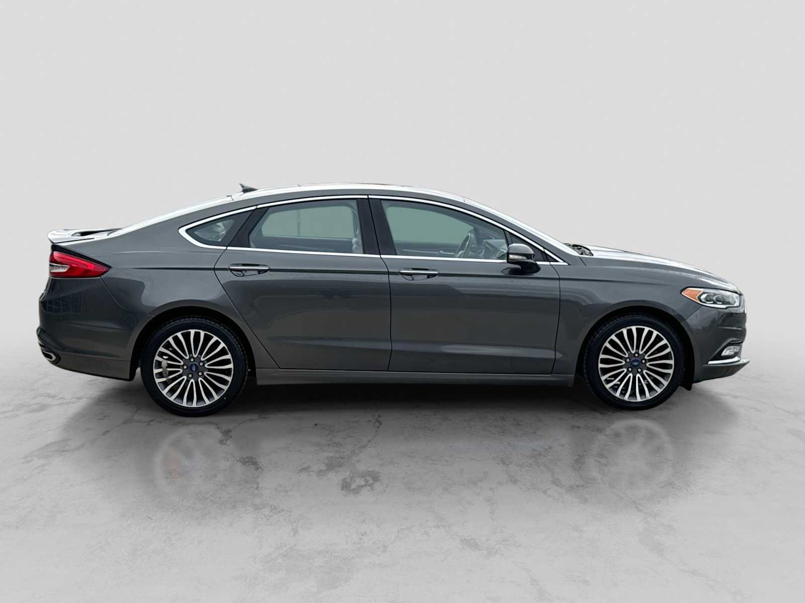 Used 2017 Ford Fusion Titanium AWD/4WD image 7