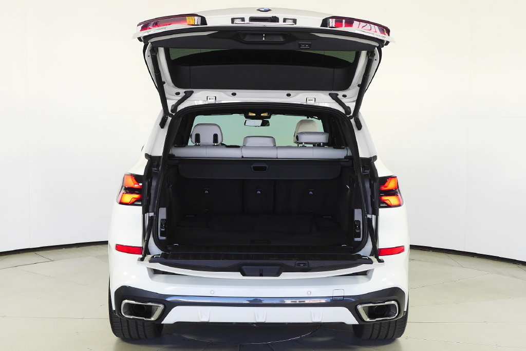 Certified 2024 BMW X5 sDrive40i w/ M Sport Package RWD image 10